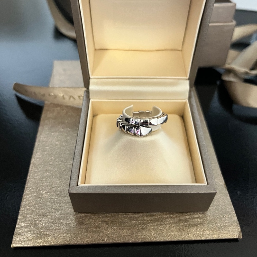 18k White Gold Serpenti Viper Ring